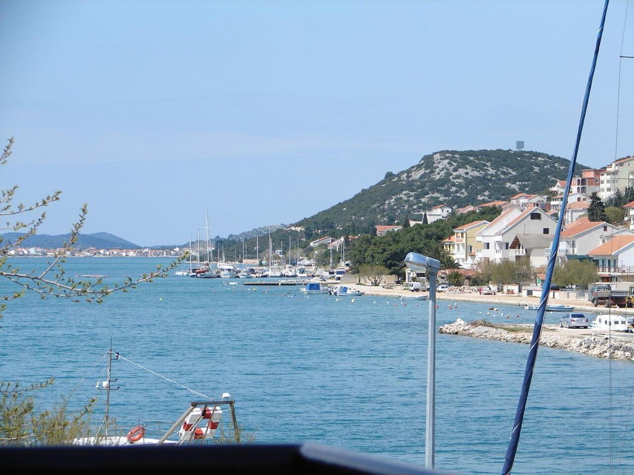 Apartments Ive - With Sea View Tisno Kültér fotó
